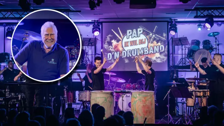 Slagwerkgroep Excelsior en drumlegende Cesar Zuiderwijk slaan erop los tijdens indrukwekkende show in Zeilberg