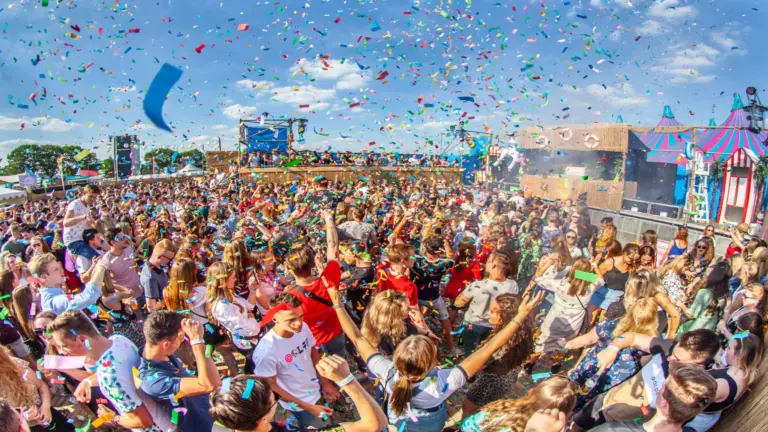 [VIDEO] Nieuwe ‘Wat er te doen is’:  van KOZ Festival tot Iron Maiden en van Top Gun tot Elvis Presley