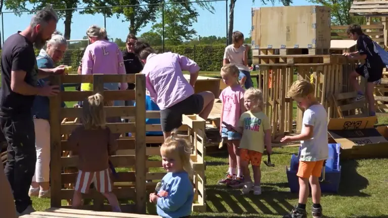 [VIDEO] Kindervakantieweek Helenaveen viert vijfjarig bestaan: ‘Waar een klein dorp groot in kan zijn’