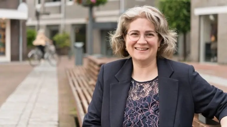 Marjan Vrijnsen-de Corte stopt per direct als wethouder in Deurne en maakt overstap naar Nuenen