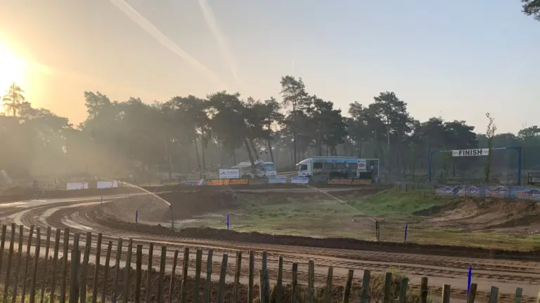 Nederlands kampioenschap motorcross van start op circuit De Galgenberg tussen Deurne en Liessel