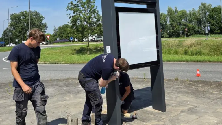 Honderden Brabantse bushaltes krijgen nieuwe digitale schermen met meer reisinformatie