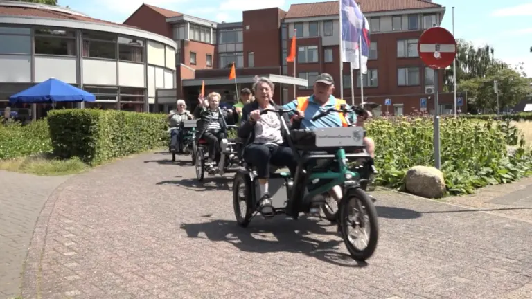 [VIDEO] Dubbel feest bij stichting Duofietsen Deurne; vijfjarig jubileum én certificaat Uniek Sporten