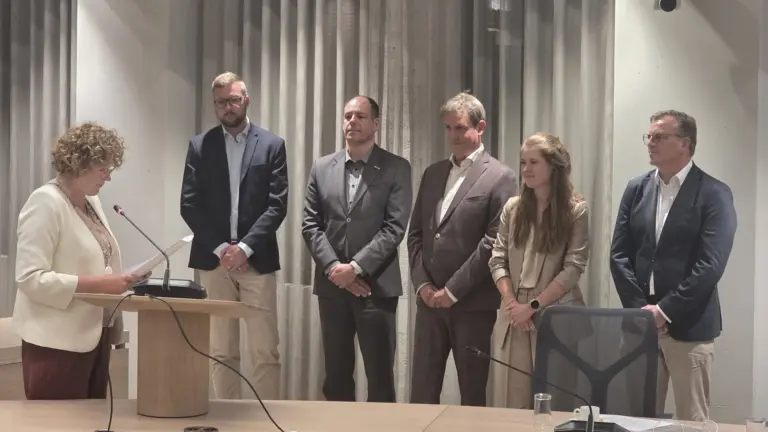 Forse kritiek van Deurnese oppositiepartijen op coalitieakkoord en omvang van nieuw college