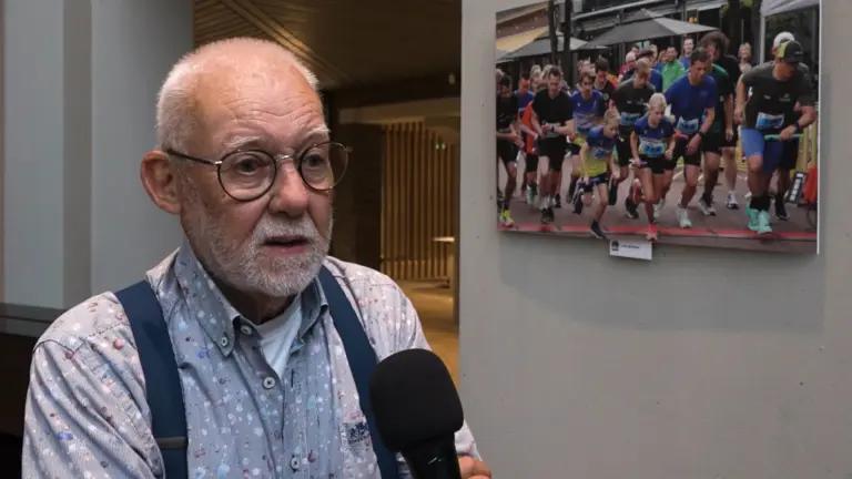 [VIDEO] Leden fotoclub Optika laten hun werk zien bij jubileumexposities: ‘We zijn heel trots op het resultaat’