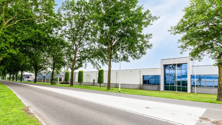 Gemeente wil met strategische aankoop van bedrijfspand ruimte creëren voor Groene Heerlijkheid en Grote Bottel
