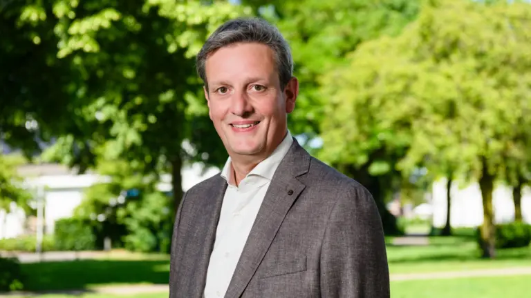 Nieuwe wethouders van gemeente Deurne stellen zich voor; in gesprek met Joan van Rixtel