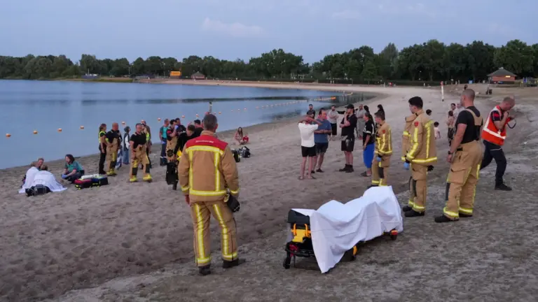 Dappere meiden redden drenkeling uit recreatieplas Berkendonk: ‘Jullie mogen echt trots op jezelf zijn’
