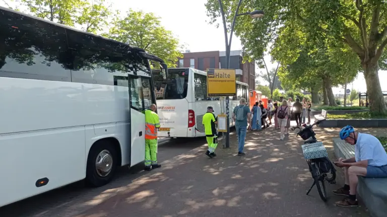 Grote inzet van bussen tijdens treinvrije periode zorgt voor extra verkeersdrukte in Deurne