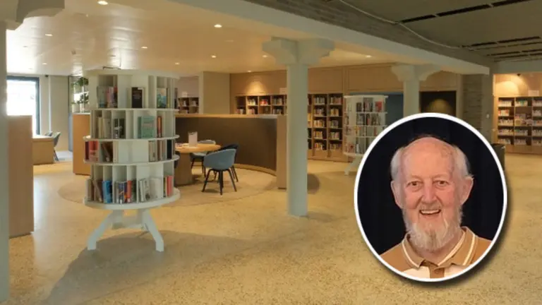 Hans van Hoek houdt dialect levend met uurtje buurten op z’n Deurnes in bibliotheek
