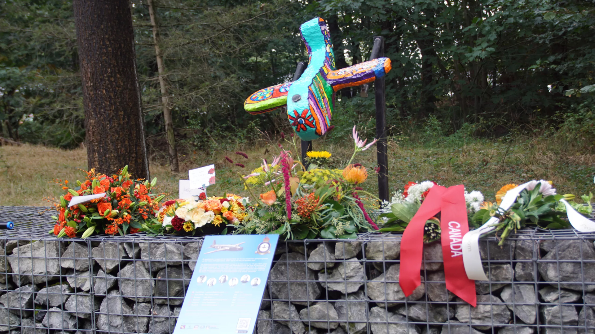 Oorlogsmonument vliegtuigcrash bij ORO Het Rijtven vernield; ‘Helaas ten prooi gevallen aan vandalis
