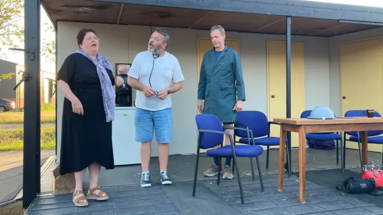 Toneelvereniging OKG brengt komisch wagenspel van Deurnese Arno Knapen acht keer op de planken