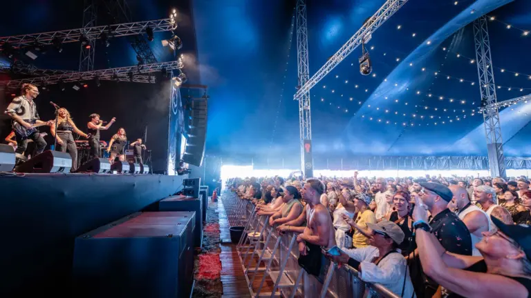 Deurnese muzikanten Tribute to Toto stralen bij Bospop in Weert: ‘Een droom om hier te spelen’