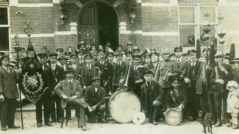Verhalen uit 100 jaar gemeente Deurne; het rijke verenigingsleven door de jaren heen