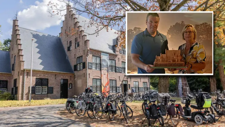 Vrienden van De Wieger schenken maquette aan Toeristisch Deurne: ‘Fraaie blikvanger en aanleiding voor gesprek’
