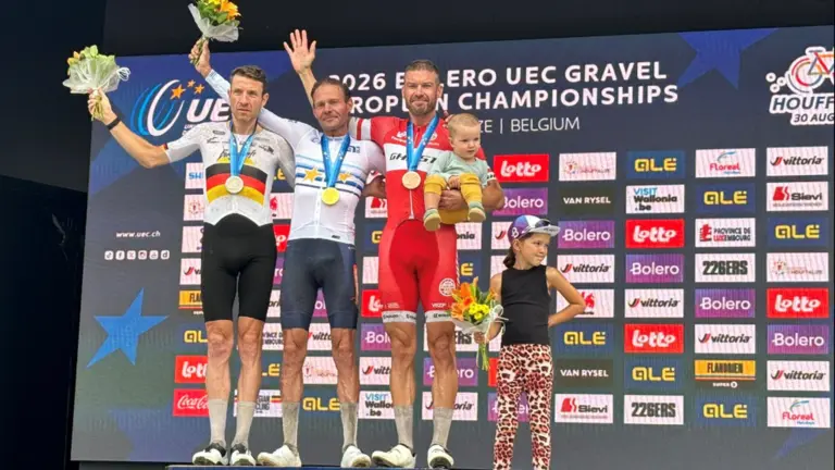 Erwin Bakker uit Neerkant wordt Europees kampioen gravel op pittig parcours in België