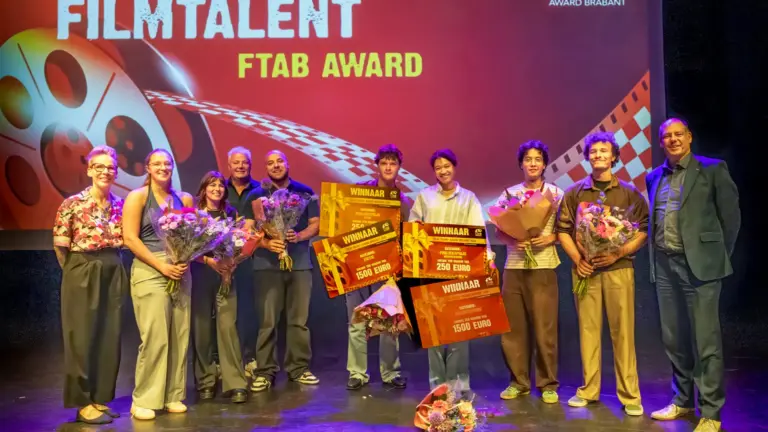 Jelle Lamers en Iris Lara van Gils winnen Film Talent Award Brabant in Cultuurcentrum Deurne
