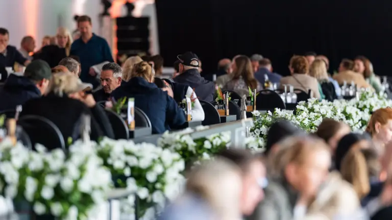 Green Valley Estate gaat samen aan tafel tegen eenzaamheid: ‘Ouderen gezellige avond bieden’