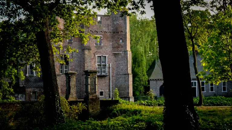 Vier houten bruggen Kasteeltuin Deurne tijdelijk afgesloten vanwege onderhoudswerkzaamheden
