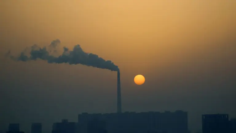 RIVM waarschuwt voor smog in regio Deurne: ‘Binnenblijven en zware lichamelijke inspanning beperken’