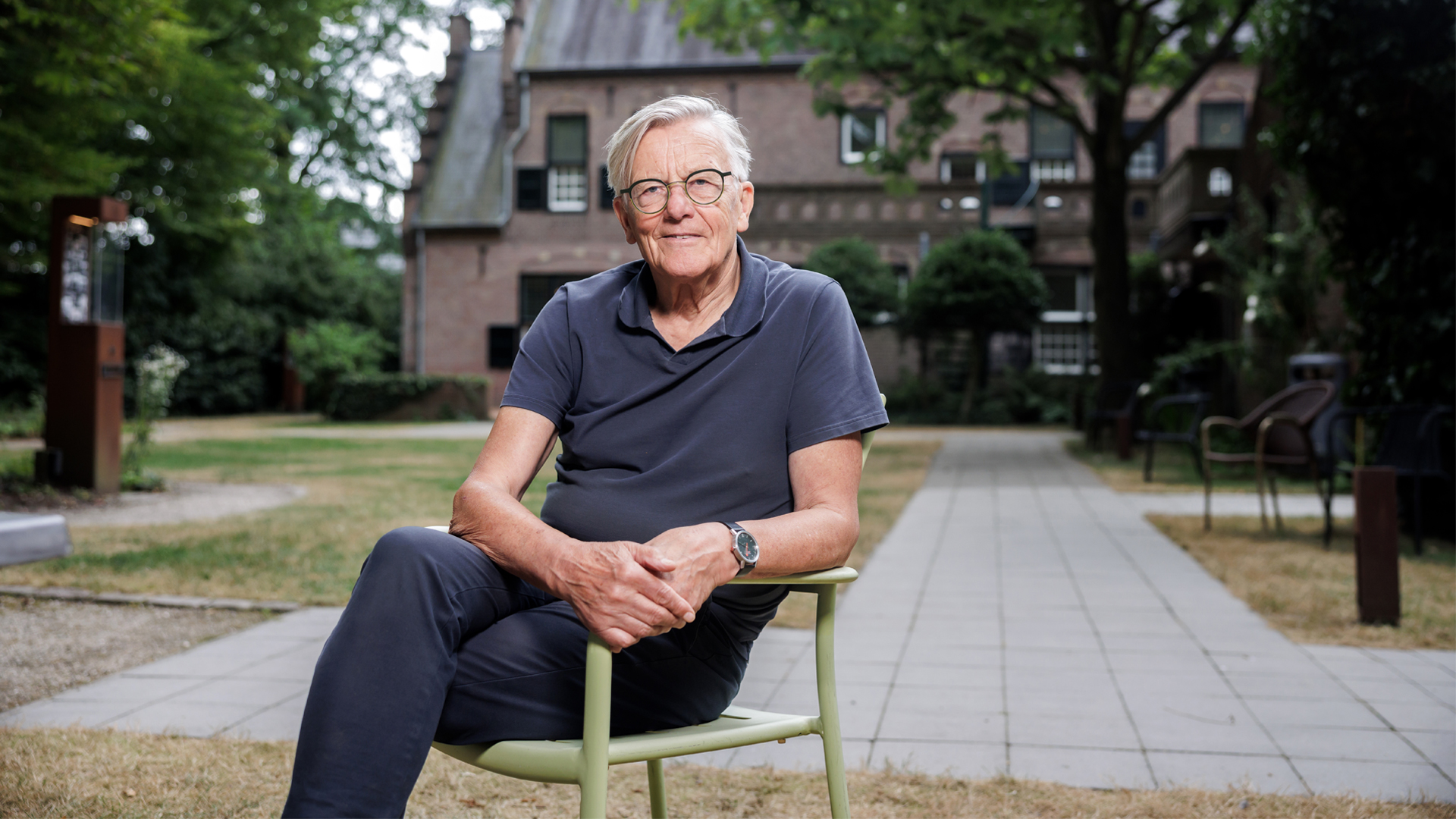 Willy Koppens uit Deurne ontvangt Brabant Bokaal van Cultuurfonds Noord-Brabant