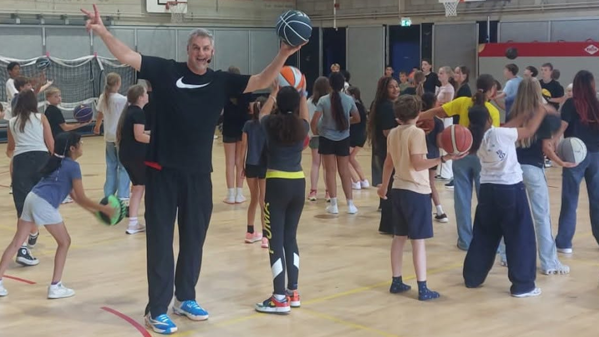 BC Deurne Pioniers opent seizoen met clinic door oud-basketballer Henk Pieterse: 'Pesten bespreekbaa