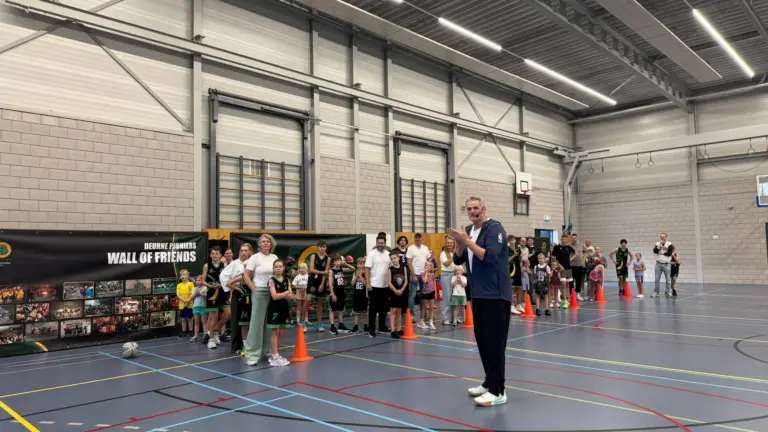 Discipline en oplettendheid staan centraal in Deurne bij clinic ‘Pest mij maar’ van oud-basketballer Henk Pieterse
