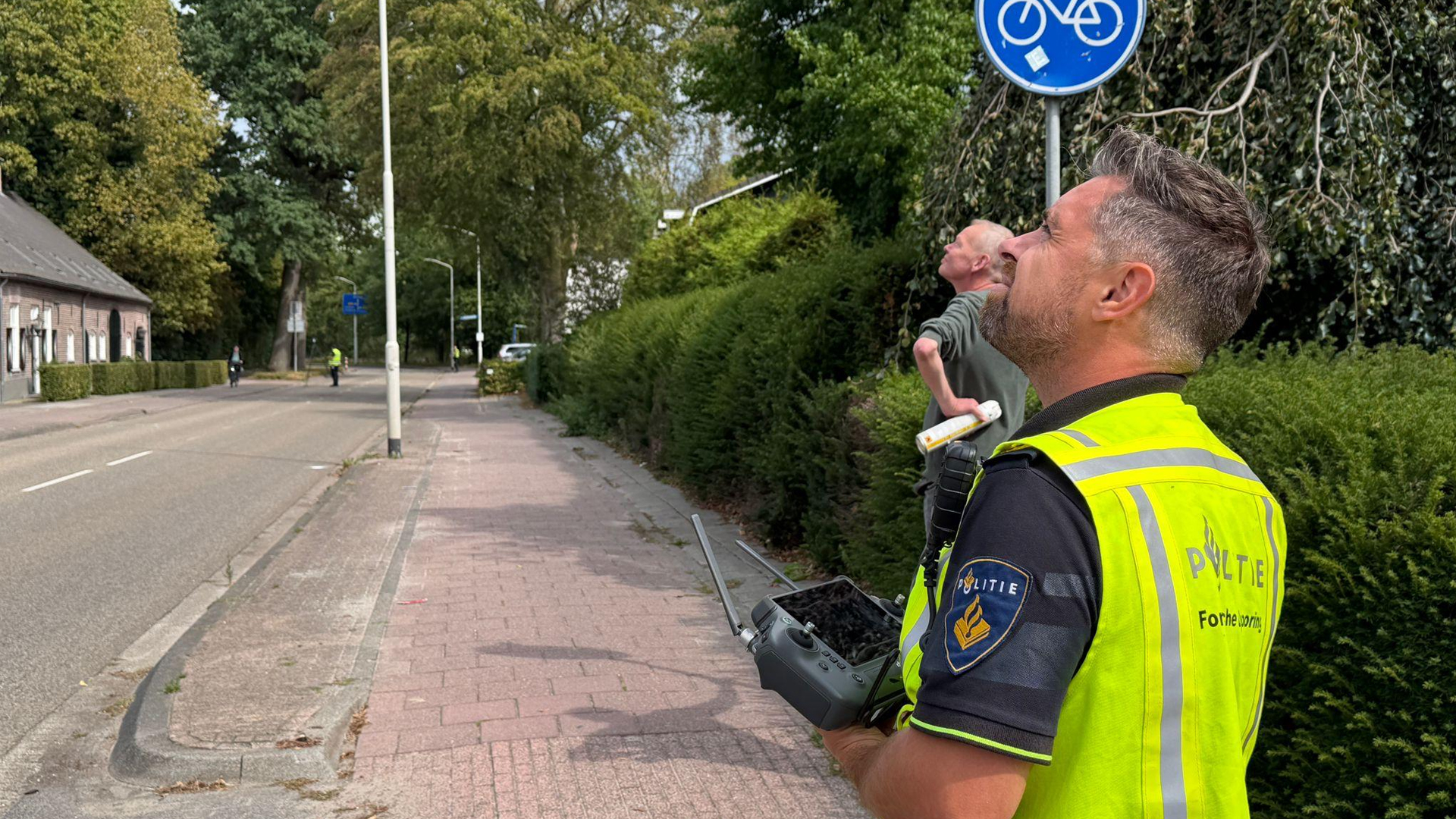 Politie zet straten in Deurne af voor onderzoek naar opzettelijk aanrijden van agent
