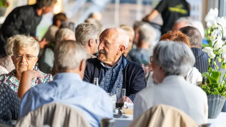 Veel belangstelling voor gratis diner voor ouderen in Deurne: ‘Wij geloven in de kracht van verbinding’