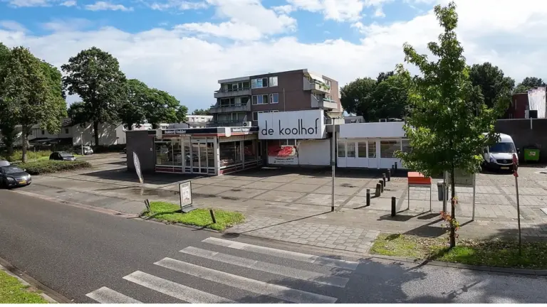 Winkelcentrum Koolhof bloeit weer op met Syrische winkel en mogelijk PostNL-punt: ‘Dringend behoefte aan’