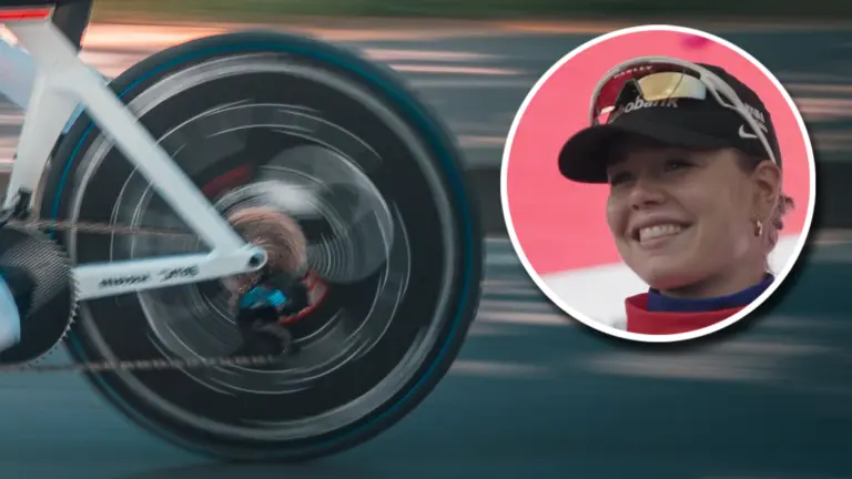 Lieke Nooijen als derde over de finish in zware etappe van Eneco Tour; Deurnese in leiderstrui tijdens slotrit
