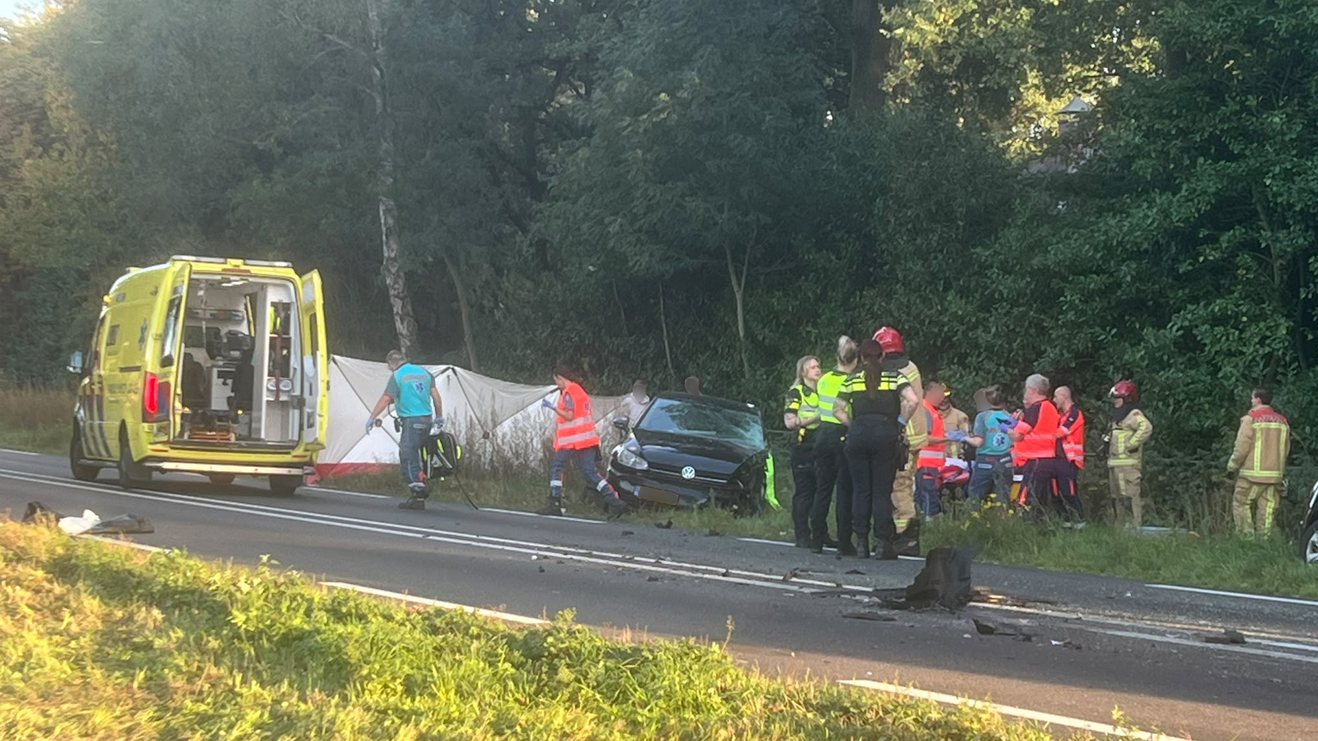 N270 in Deurne closed after collision between car and truck