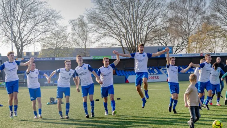 SV Deurne wint verdiend in Someren na superieure tweede helft (0-3)