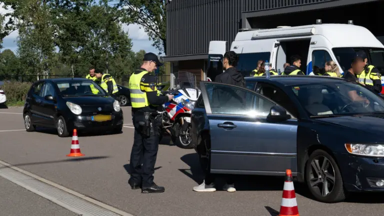 Politie deelt fiks aantal boetes uit tijdens grote verkeerscontrole tussen Deurne en Helmond