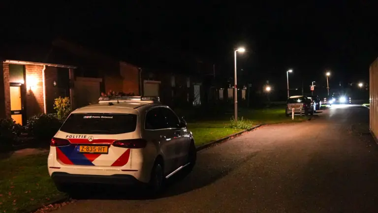Politie onderzoekt woningoverval in Stijn Streuvelsaan in Deurne; bewoner raakt gewond en dader vlucht